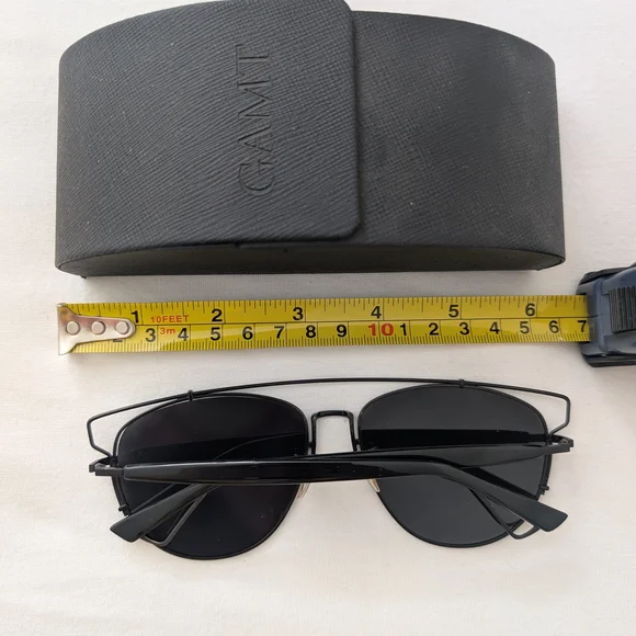 Aviator Sunglasses with Case - Picture 2 of 5